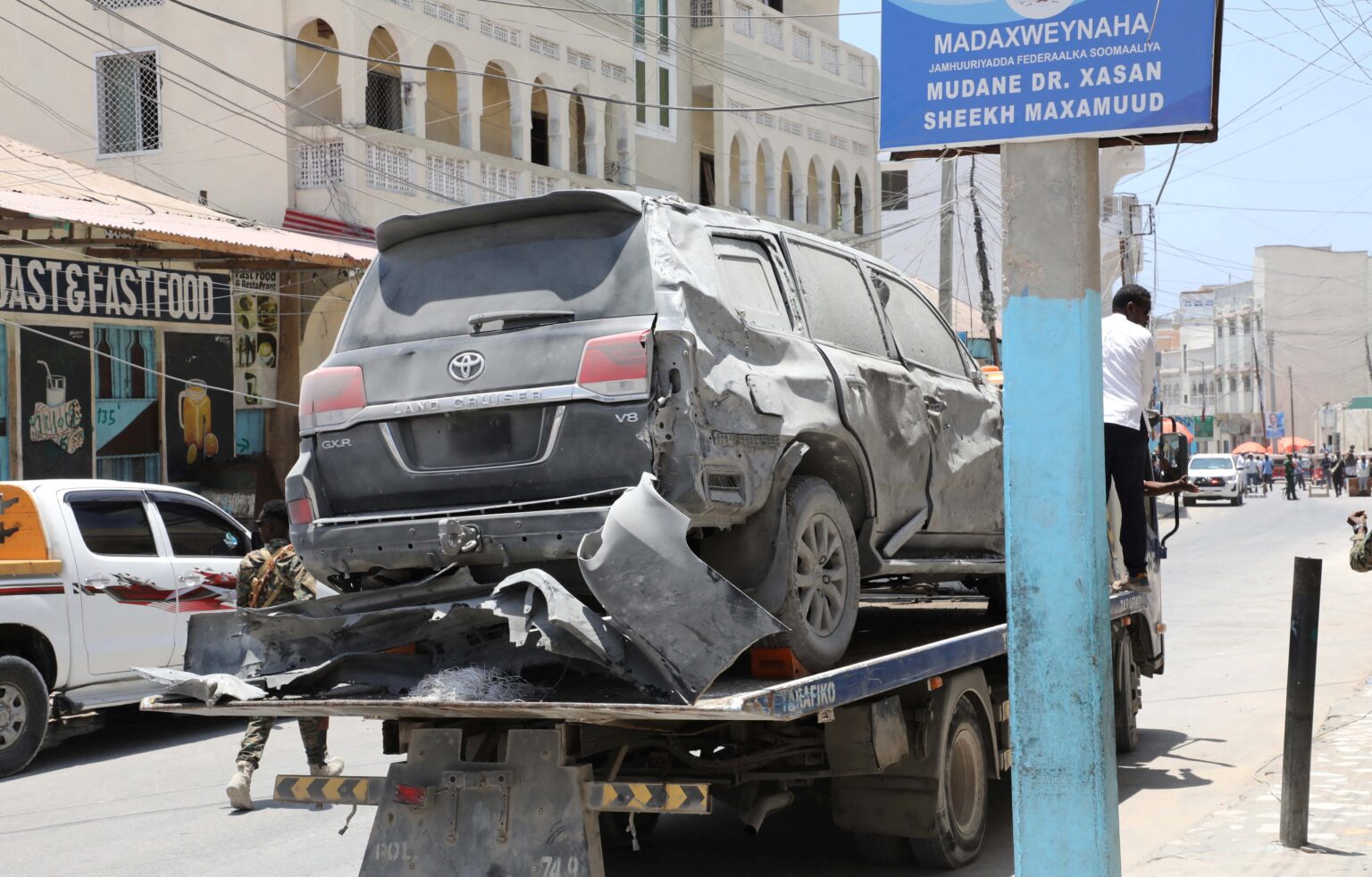 Attack on Presidential Convoy in Mogadishu; President Safe Attack on Presidential Convoy in Mogadishu; President Safe
