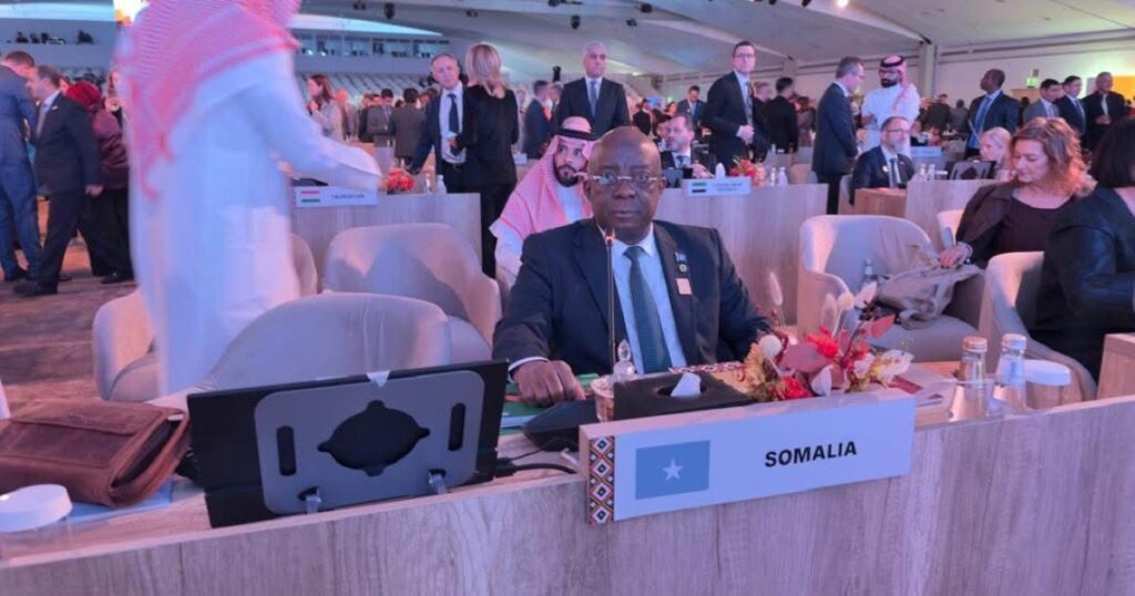 Wasiirka dalxiiska iyo kulanka dhiggiisa