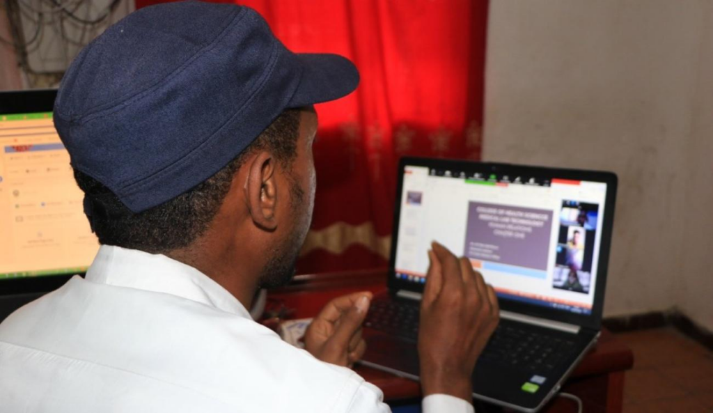 Online learning in Somalia