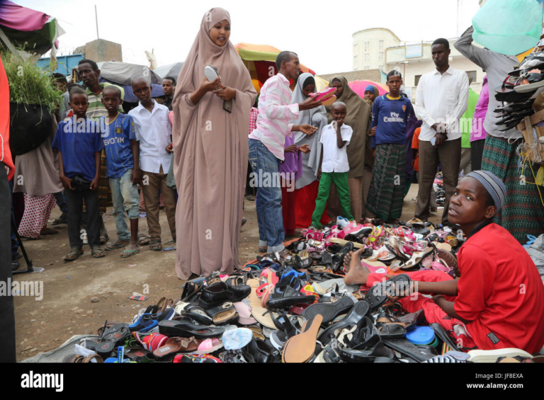 Somali market rush: why is everyone shopping so much right now? Somali market rush: why is everyone shopping so much right now?