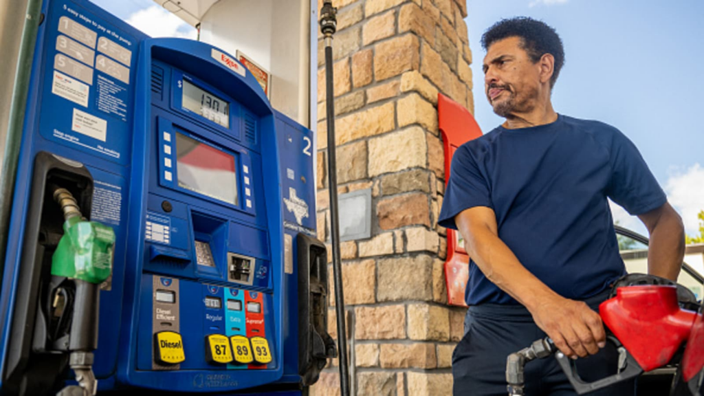 Why Gas Prices Stay High Even When Oil Drops