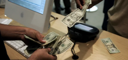 Why do we feel a physical cash pain when buying things? Why do we feel a physical cash pain when buying things?