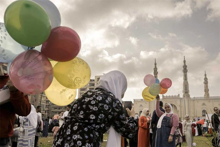 What Are the Sacred Eid Holiday Manners Every Muslim Should Follow What Are the Sacred Eid Holiday Manners Every Muslim Should Follow