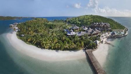 Why should you explore beautiful Saacad Diin islands?