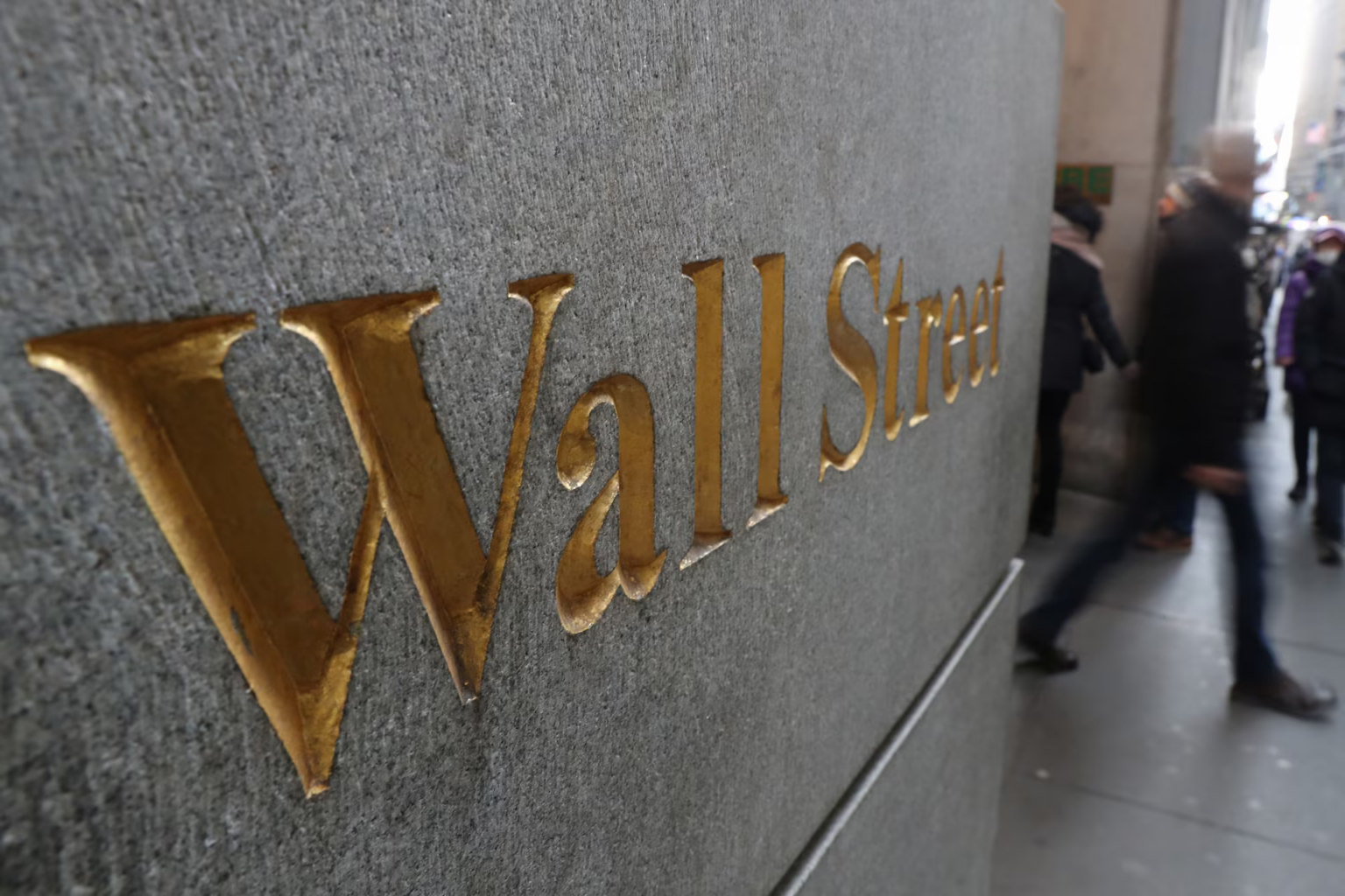 Wall Street Banks: Can AI Be Their Biggest Risk?